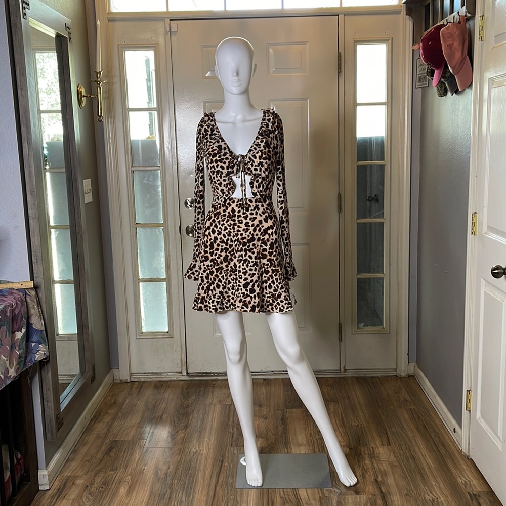 For Love & Lemons Leo Keyhole Silk Blend Cheetah Print Long Sleeve Dress NWT XS - Picture 3 of 10
